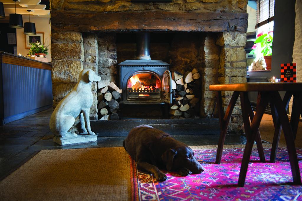 The Red Lion Inn Long Compton Екстериор снимка