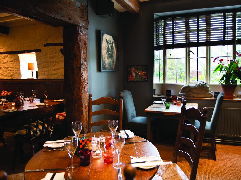 The Red Lion Inn Long Compton Екстериор снимка