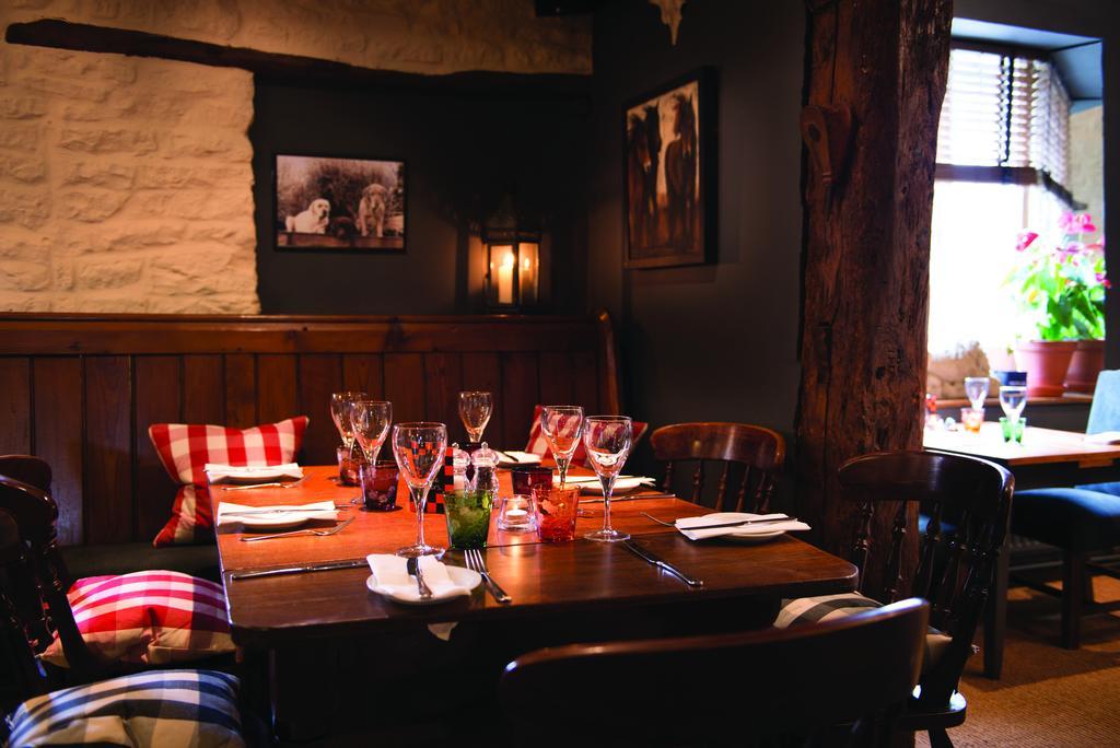 The Red Lion Inn Long Compton Екстериор снимка