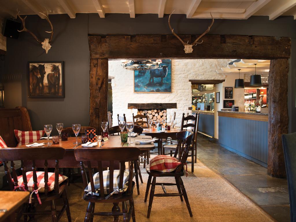 The Red Lion Inn Long Compton Екстериор снимка