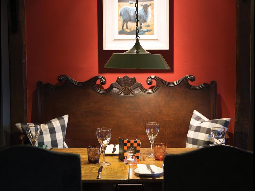 The Red Lion Inn Long Compton Екстериор снимка